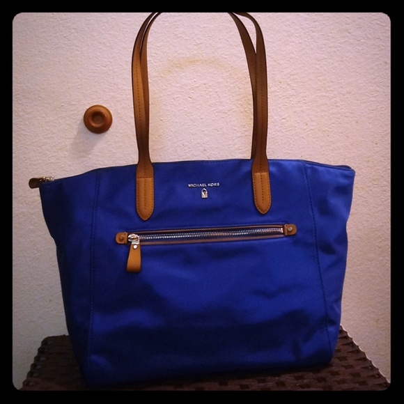 Michael Kors Handbags - Michael Kors purse